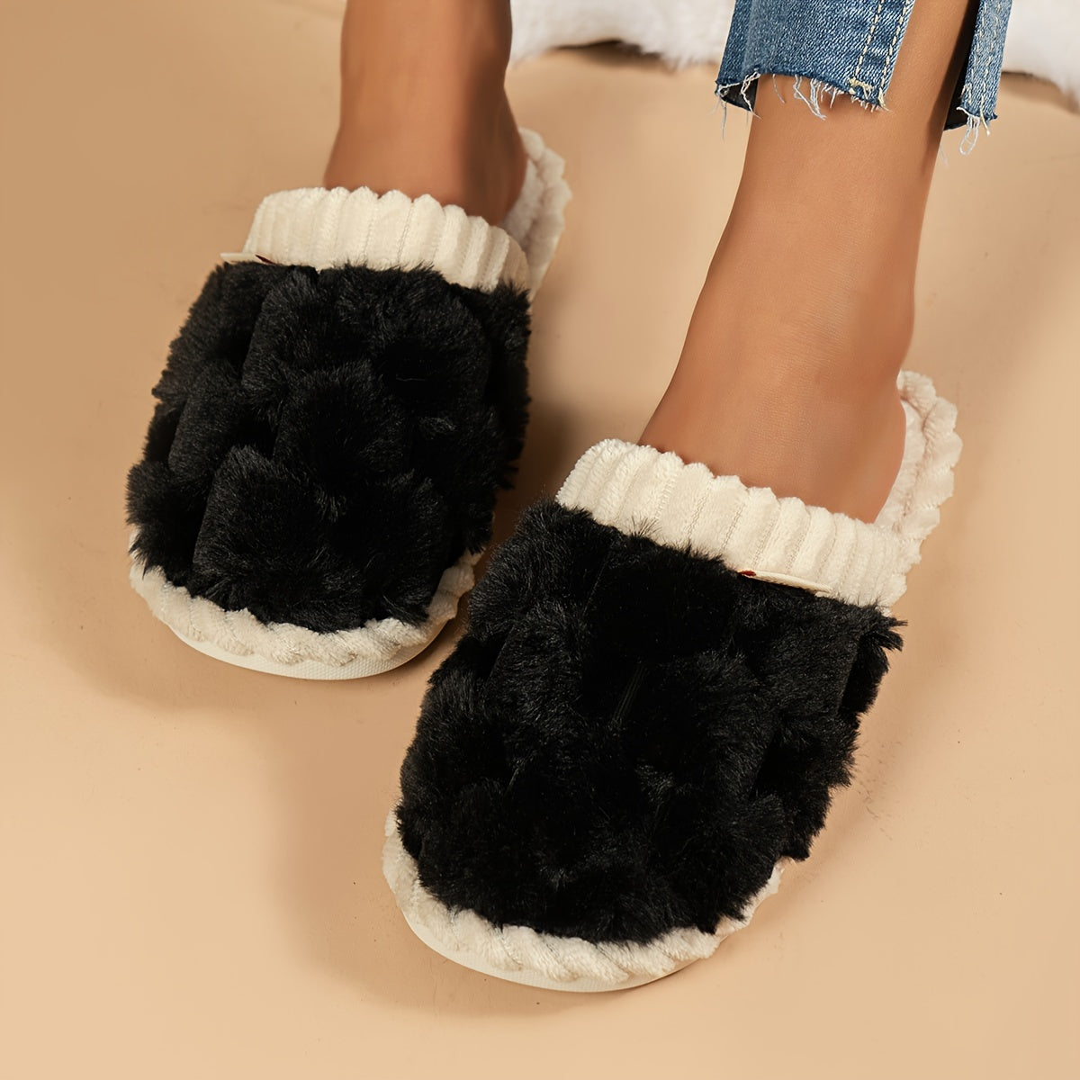 Cozy Winter Fuzzy Slippers – Soft, Warm Closed-Toe Shoes for Indoor Use – Plush Slip-On Design with Gentle Grip Sole