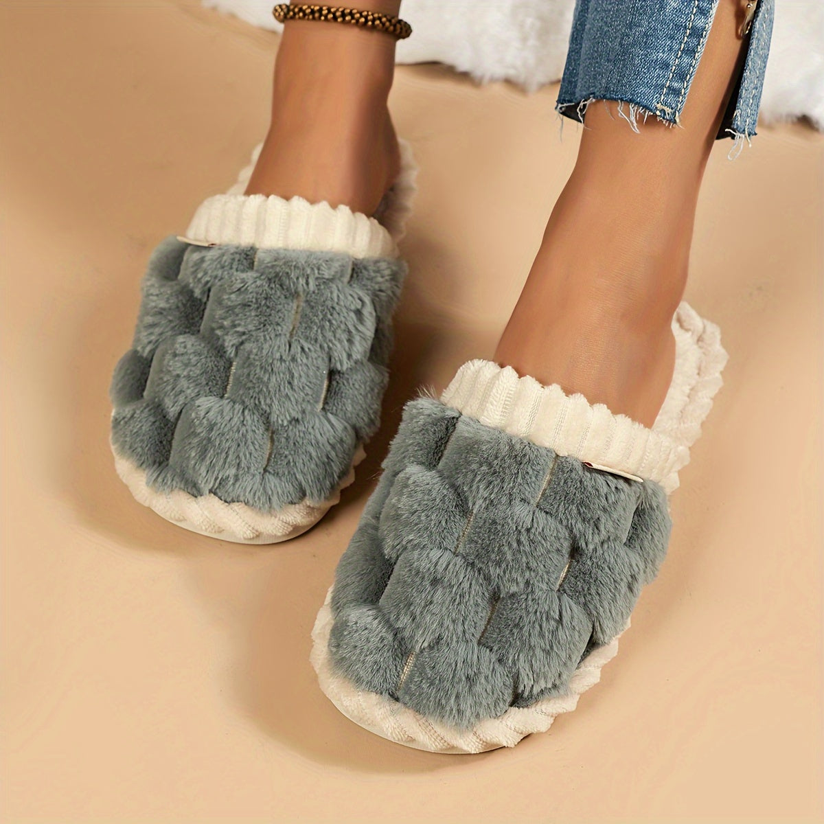 Cozy Winter Fuzzy Slippers – Soft, Warm Closed-Toe Shoes for Indoor Use – Plush Slip-On Design with Gentle Grip Sole