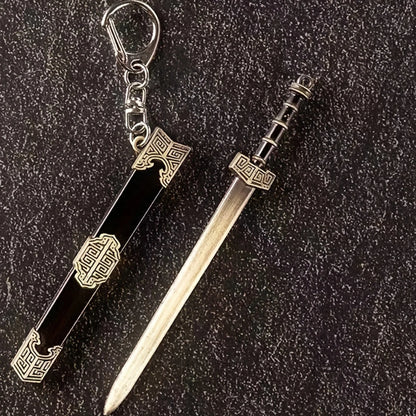 Ancient Chinese Mini Sword Keychain – First Emperor of Qin Metal Key Ring Pendant, Cute Weapon Toy