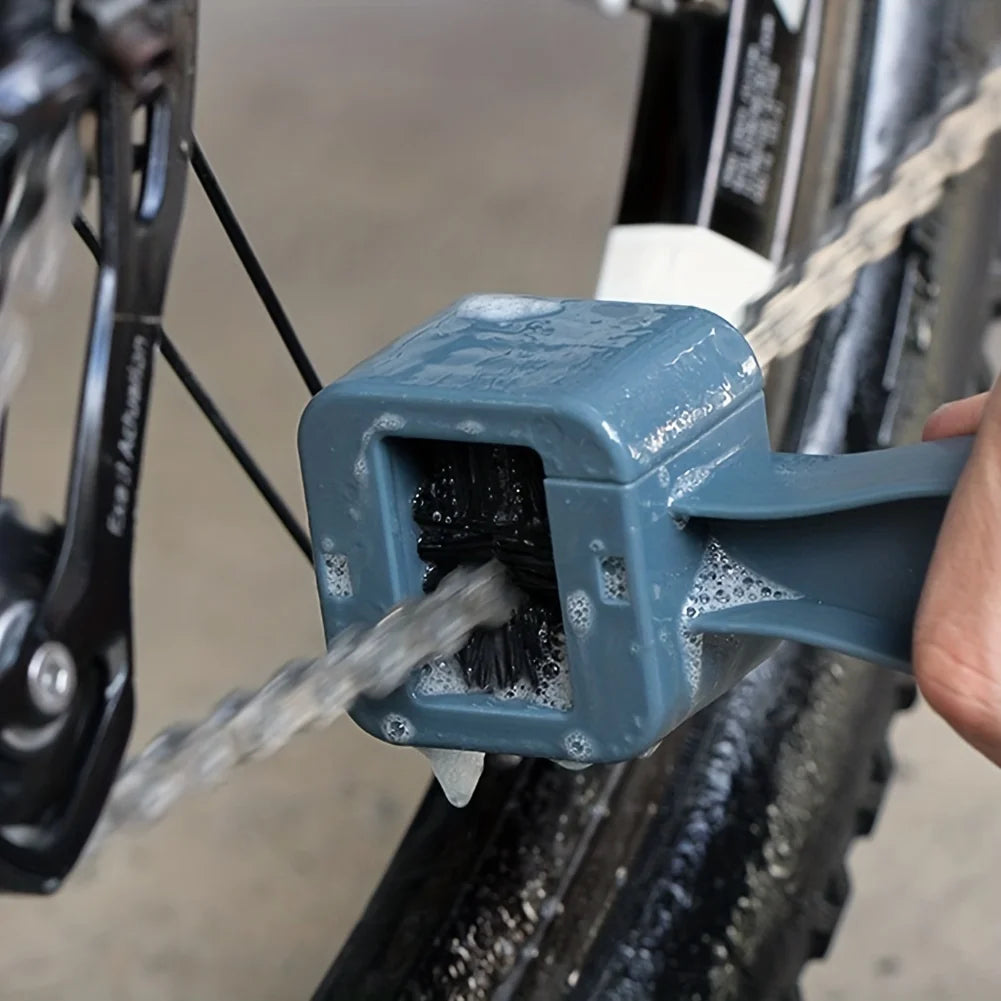 Premium Bike Chain Cleaning Brush - Effortlessly Remove Dirt & Grime - Keep Your Bike Chain Pristine!