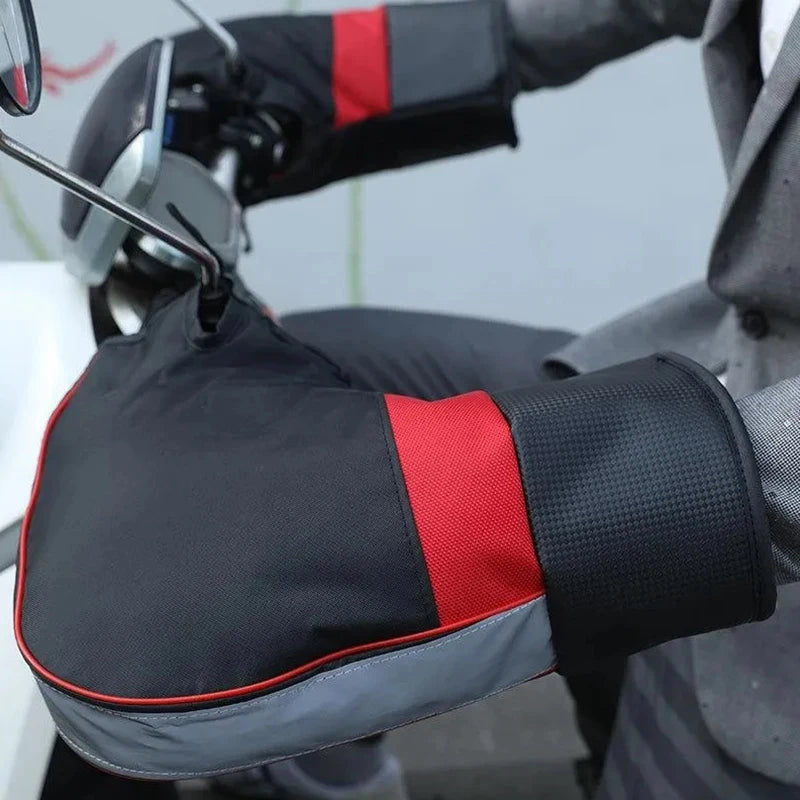 Winter Motorcycle Handlebar Muffs: Waterproof Windproof Grip Thermal Cover - Keep Your Hands Warm on Cold Rides!