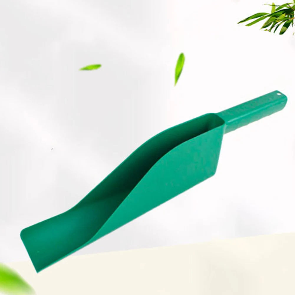 Gutter Getter Scoop Roof Cleaning Tool - Flex Fit Design for Dirt and Debris Removal - Multi-Use Garden Leaf Gutter Spoon Shovel