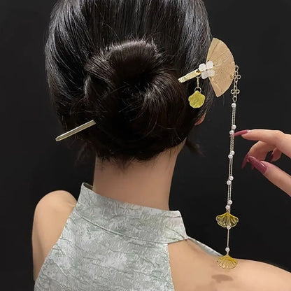 Chinese Style Glowing Lotus Lantern Hairpin: High-End Palace Lantern Hair Stick with Flower Tassel for Women