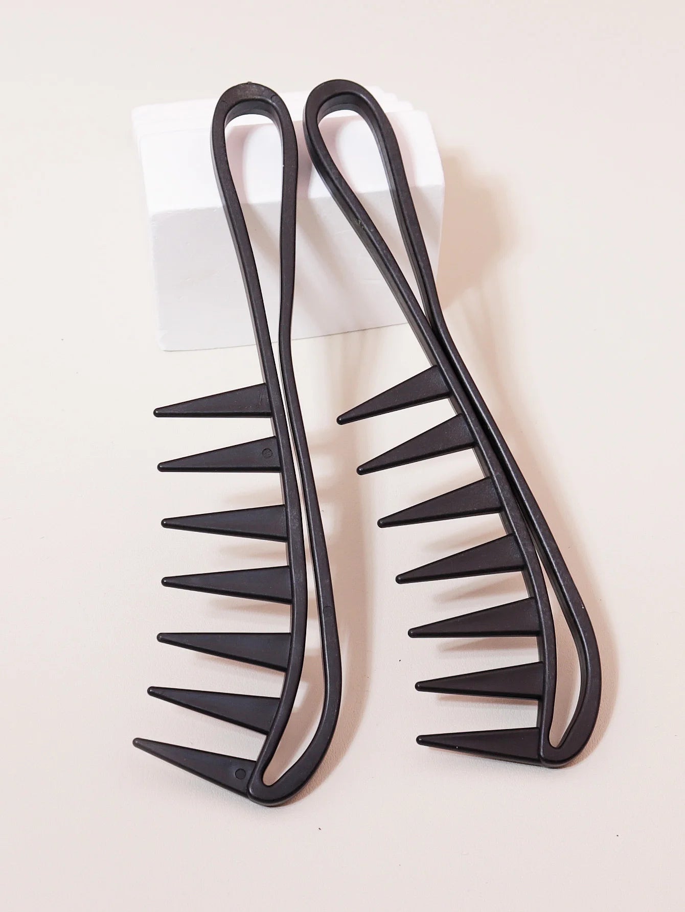 Large Wide-Tooth Hair Comb - Suitable for Men and Women, Ideal for Dry and Wet Hair Detangling