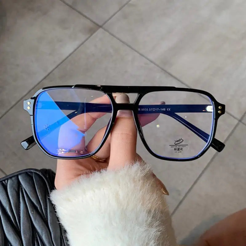 Retro Fashion Anti-Blue Light Glasses - Transparent Computer Eyeglasses for Men and Women, Square Frame