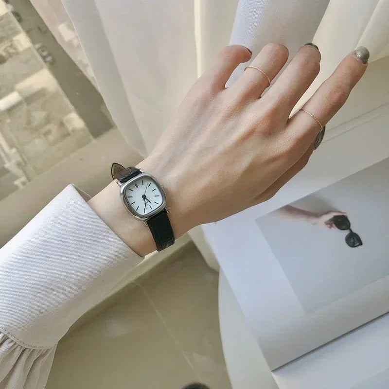 High Quality Ladies' Casual Bracelet Watch - Simple Vintage Dial, Leather Strap Wristwatch for Women