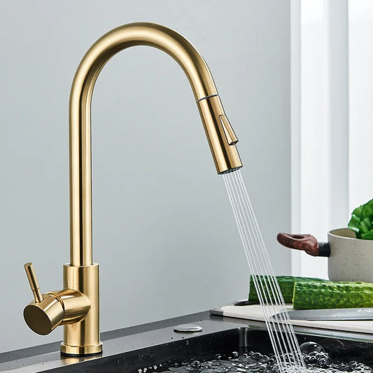 Quyanre Brushed Gold Kitchen Faucet - Pull Out Sink Water Tap, Single Handle Mixer Tap with 360 Rotation, Kitchen Shower Faucet