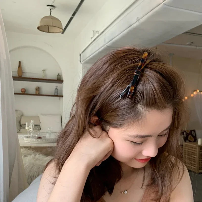 Korean Bow Hairpin Headdress Clip: Trendy Girl's Word Clip for Stylish Bangs - Online Influencer Hair Accessory, Top Clip for Fashionable Looks