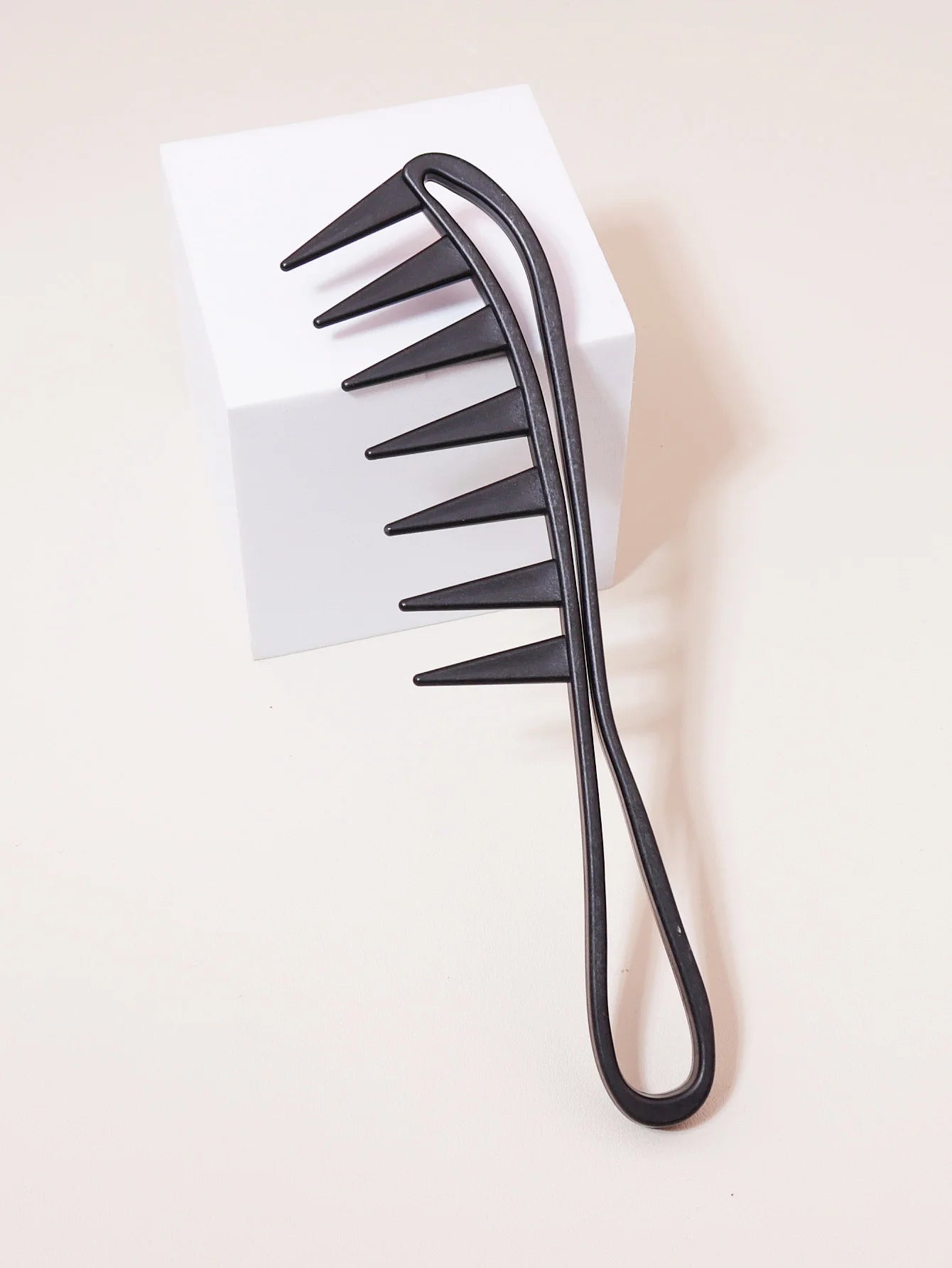 Large Wide-Tooth Hair Comb - Suitable for Men and Women, Ideal for Dry and Wet Hair Detangling