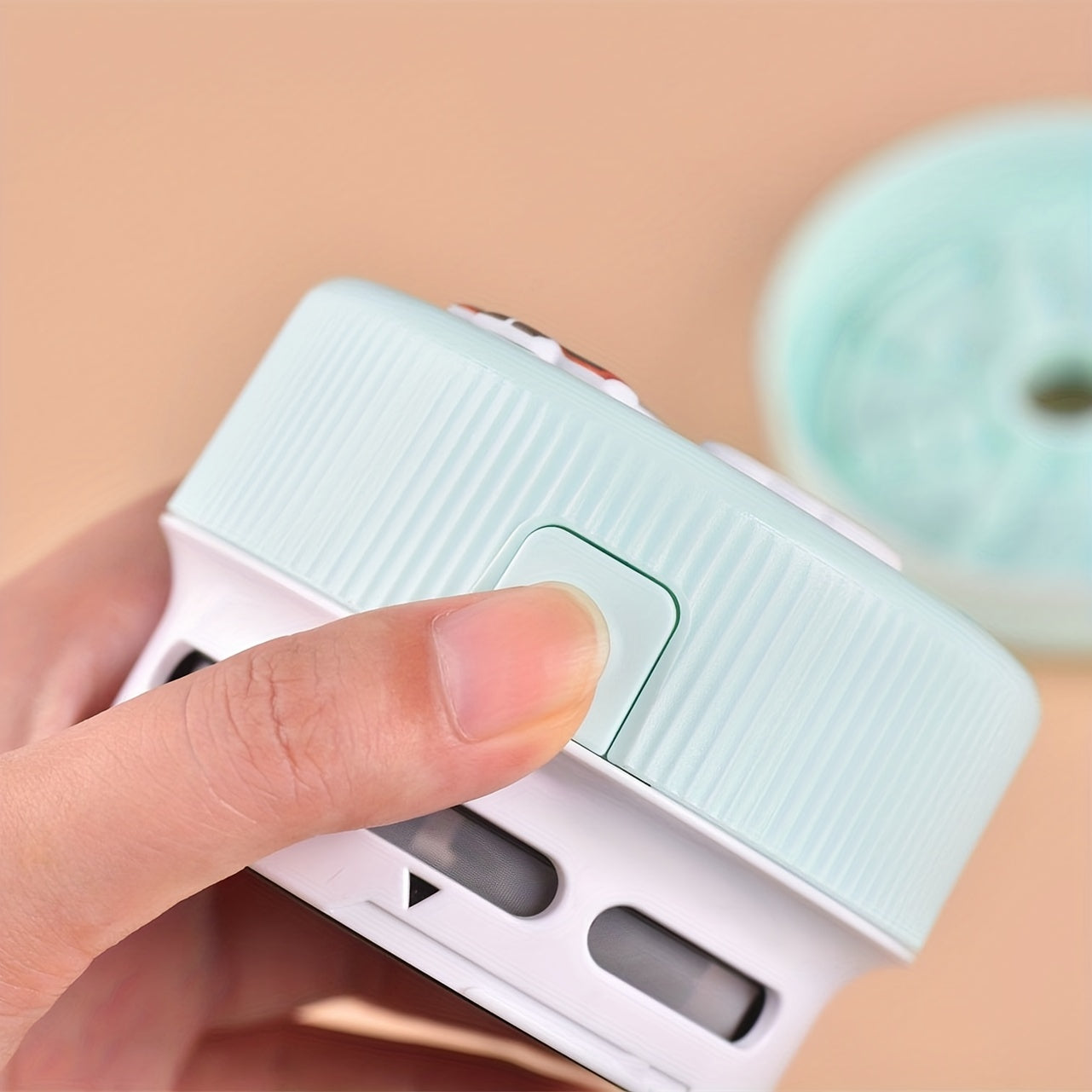 Mini Cute Desktop Vacuum Cleaner - Keep Your Desk Spotless and Dust-Free!