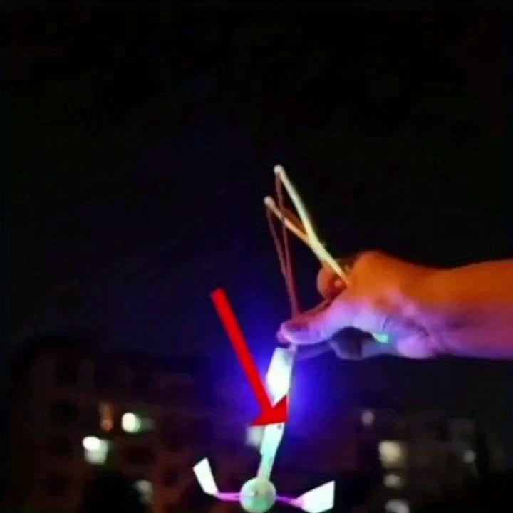 8PCS LED Luminous Flying Slingshot Toys – Glow in the Dark Party Supplies, Fast Catapult, Ideal for Halloween, Christmas Party Favors, Holiday Gifts, Outdoor Fun